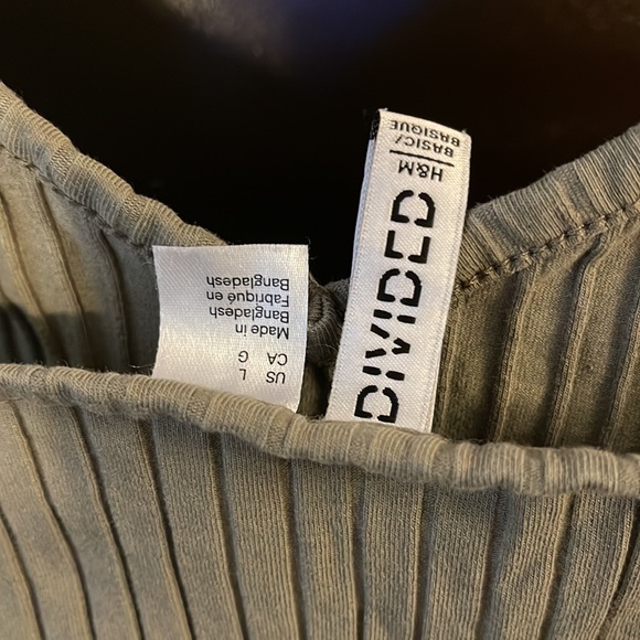 2x crop tank tops (1x army green, 1x pink), Large, H&M, never worn - Picture 3 of 3